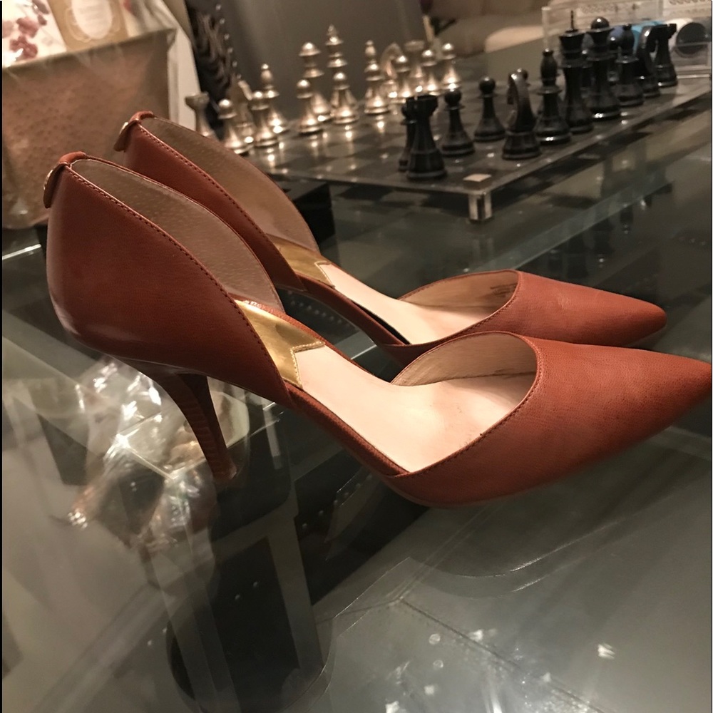 Michael Kors D’Orsay pump